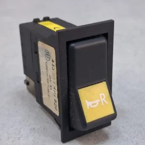 Przycisk, klawisz, włącznik pulpitu HLF nr 443 851 474 820, klakson IRISBUS Axer, KAROSA Recreo Nowość