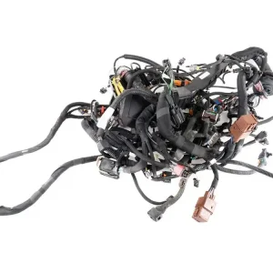 Rabat WIZKA ELEKTRCZYNA KOMORY SILNIKA OPEL MOKKA-E II 20- r. 9804848580 PL173888